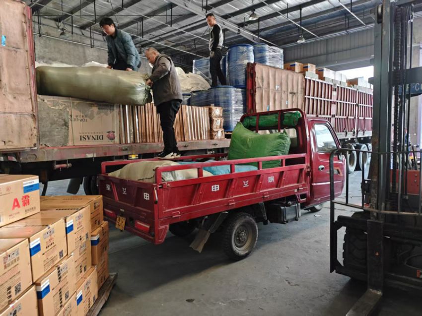 點(diǎn)擊查看詳細(xì)信息<br>標(biāo)題：發(fā)貨現(xiàn)場(chǎng) 閱讀次數(shù)：0